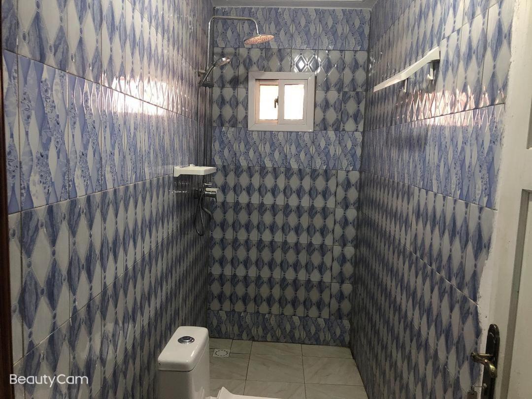 Awamuulamin Manneh Guest House Abuko Экстерьер фото